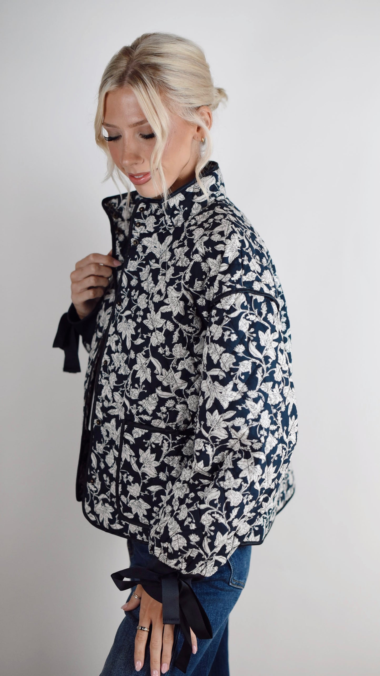 Helen Bow Sleeve Jacket
