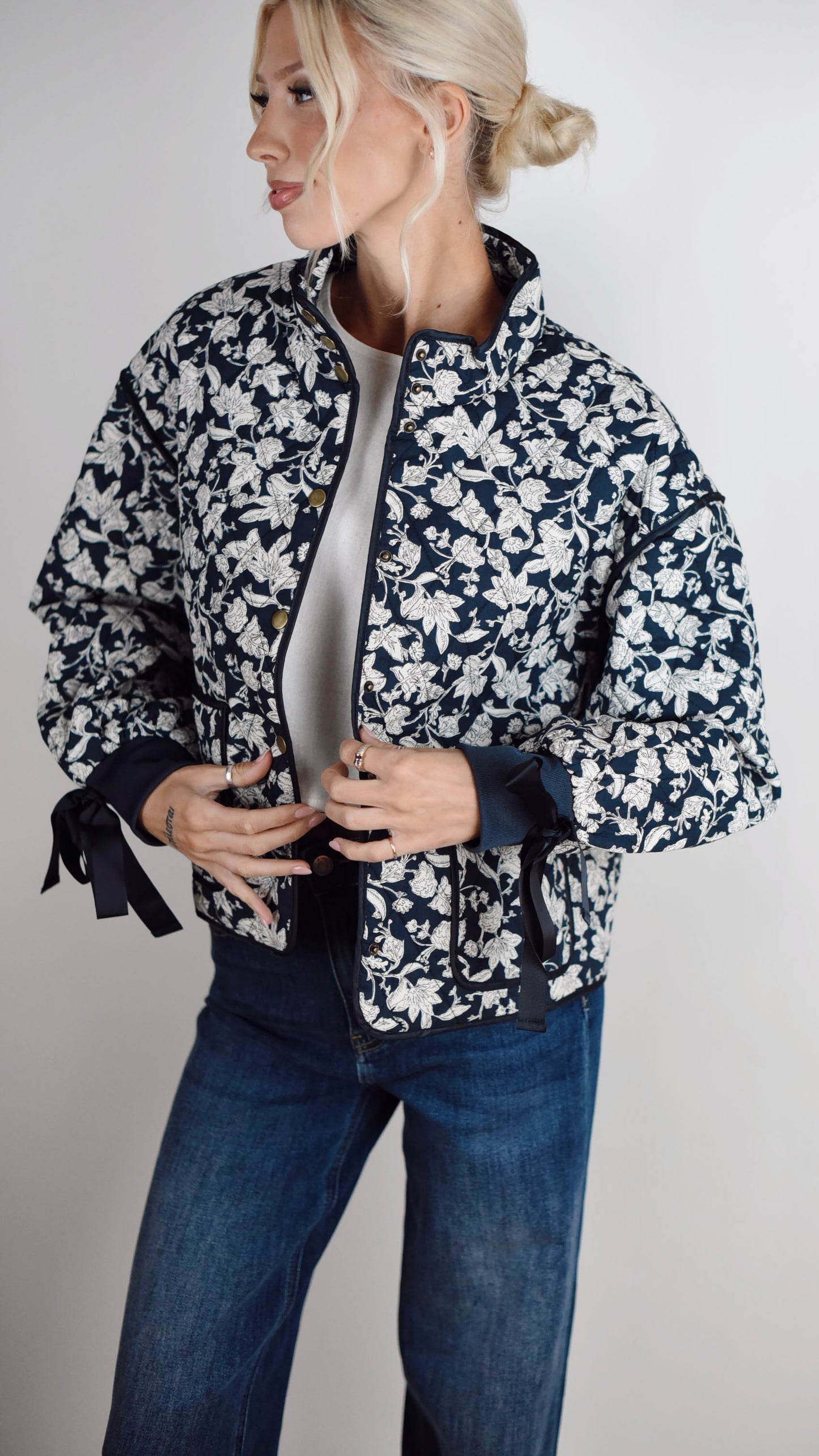 Helen Bow Sleeve Jacket